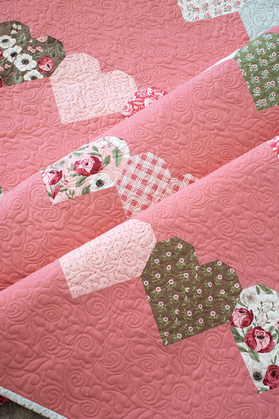 "Love Day" heart quilt by Lella Boutique. Fat quarter or fat eighth friendly. Fabric is Lovestruck by Lella Boutique for Moda. Download the PDF here.